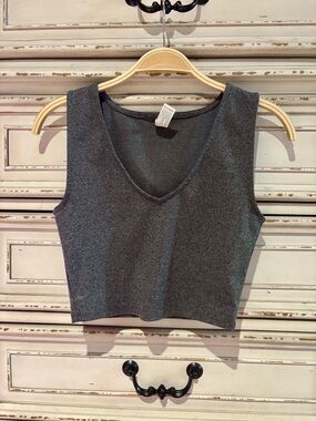 Yogalicious Charcoal Grey V-Neck Cropped Tank